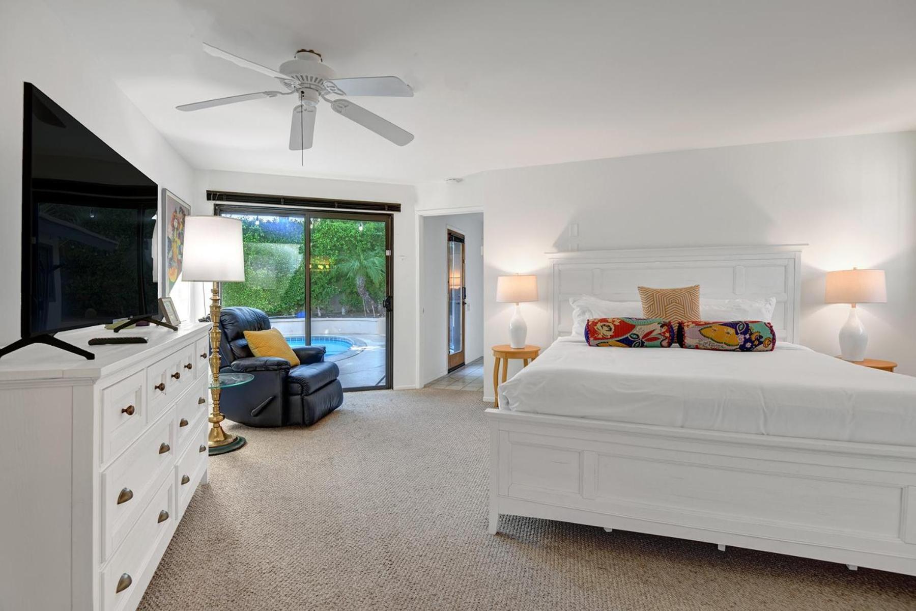 Los Compadres Oasis - 5 Bedroom ปาล์มสปริงส์ ภายนอก รูปภาพ
